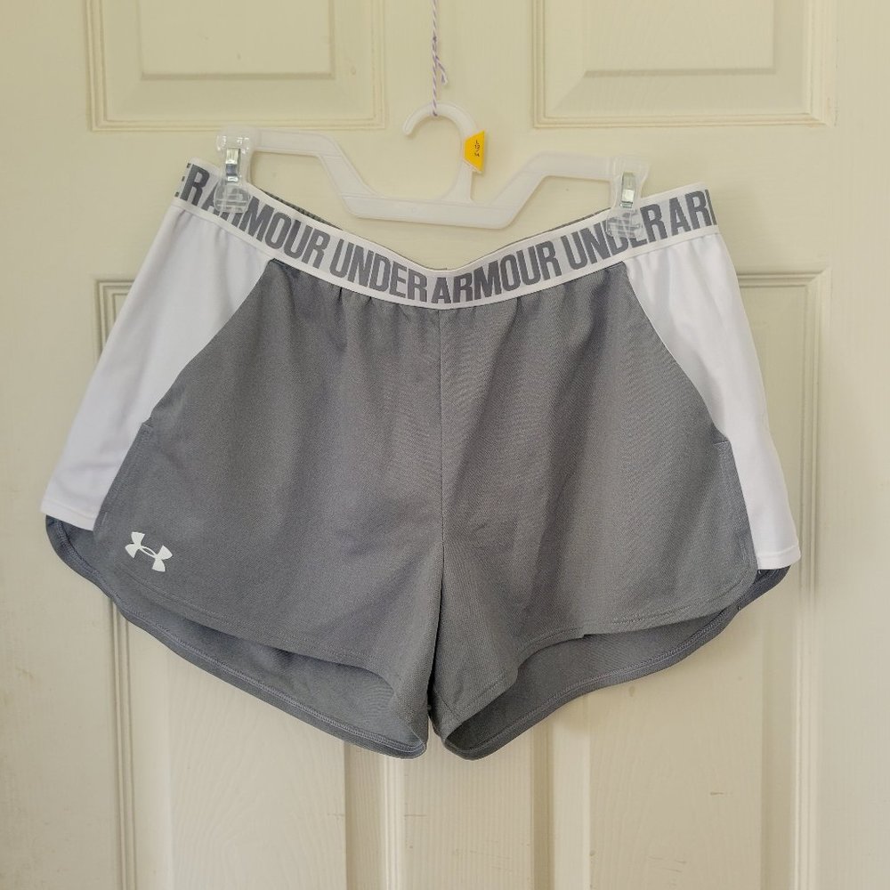 Gray Arhletic Under Armour Loose "Heatgear" Elastic Band Shorts XL